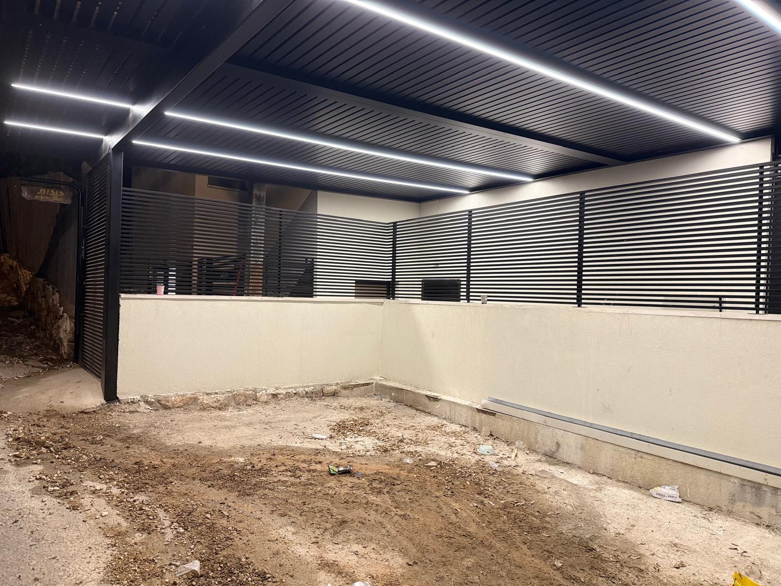 פרגולה עם צמחייה