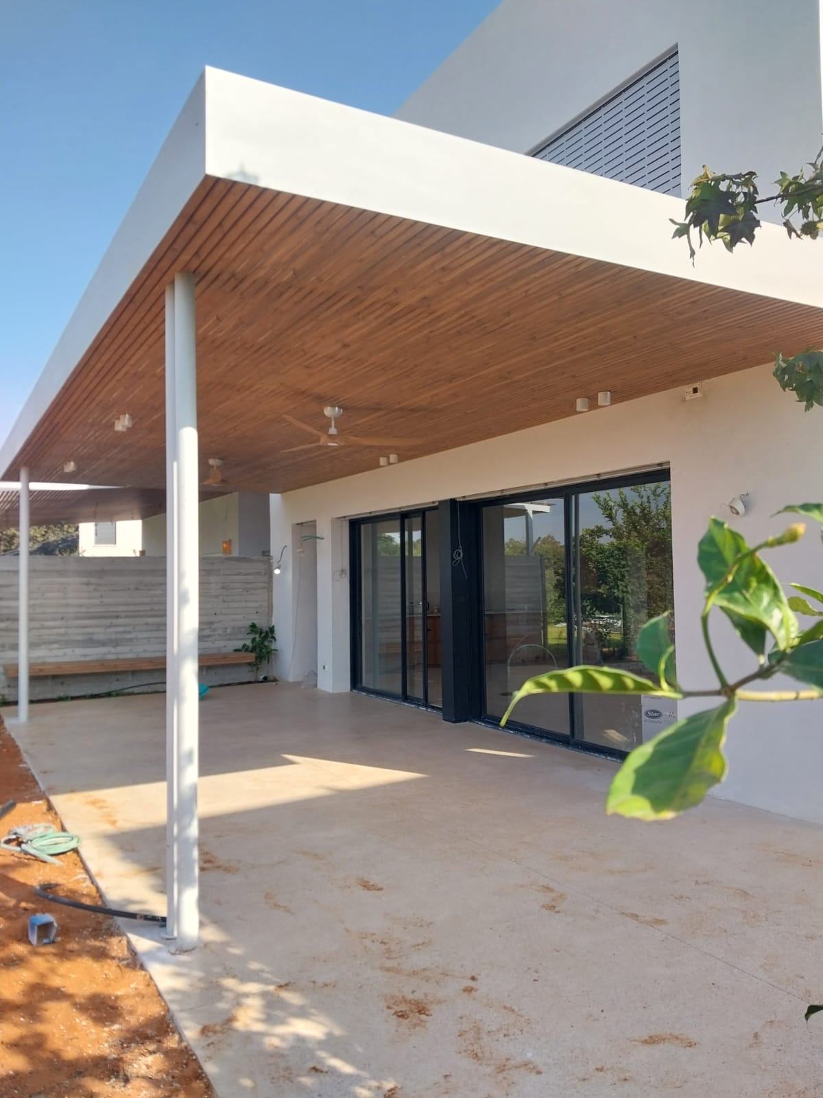 פרגולת ברזל לחצר